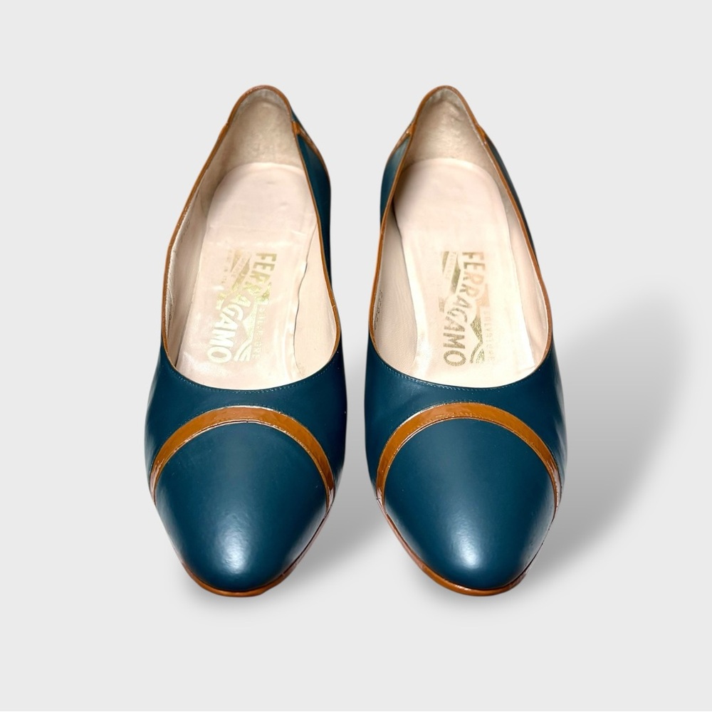 Ferragamo Women’s Teal Green Brown Trim Gold Sole Classic Heels Sz 7.5D - Picture 6 of 14